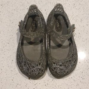 Mini Melissa toddler size 7